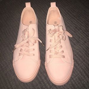 Light pink low top shoes